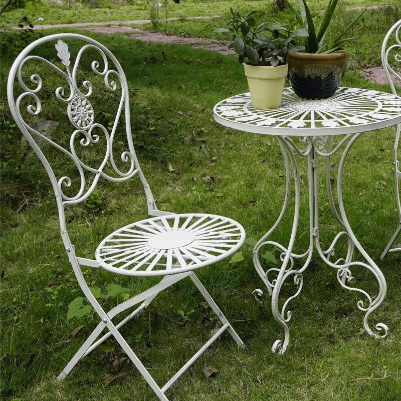 French Vintage Iron Table and  - Outdoor Furniture Cafe recensie en prijs