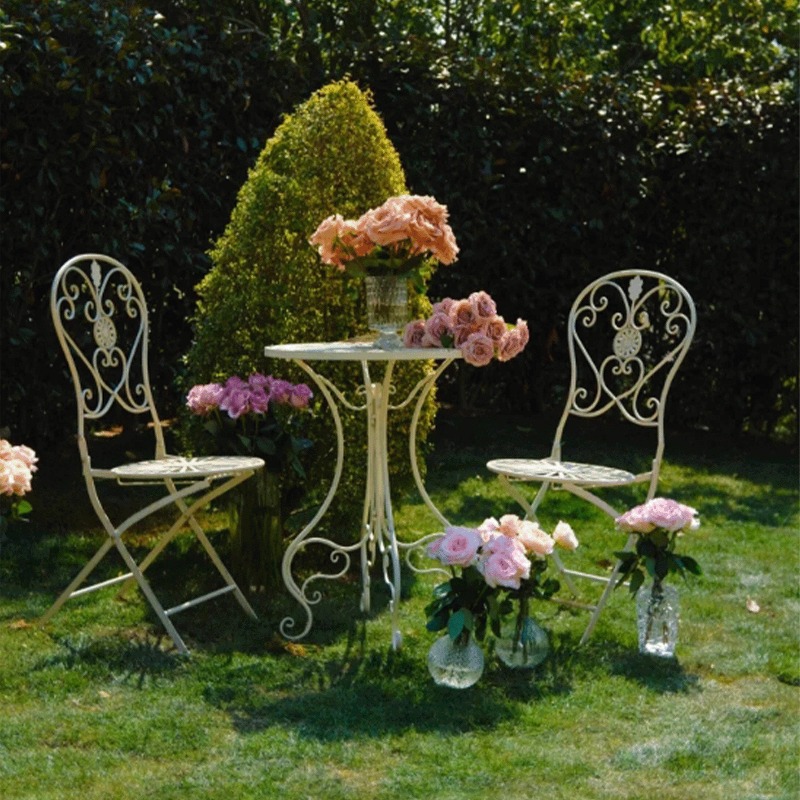 French Vintage Iron Table and  - Outdoor Furniture Cafe recensie en prijs